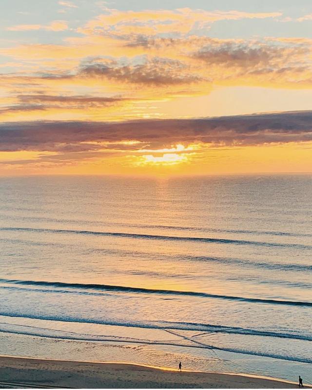罕见绝美的海滩风景光影摄影作品（海岛控必看夏日海边人像摄影攻略）(1)