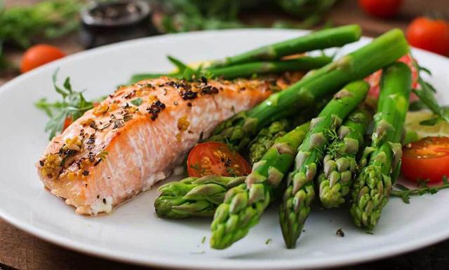 简单减肥餐一日三餐食谱月瘦10斤（想减肥午餐该怎么吃）(2)