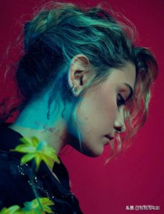 ​MJ之女帕丽斯·杰克逊亮相音乐杂志封面，模特歌手身份两不误