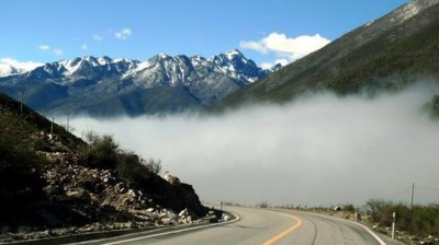 ​遇到雪崩时的应对措施（提供雪崩的预测与避免方法）