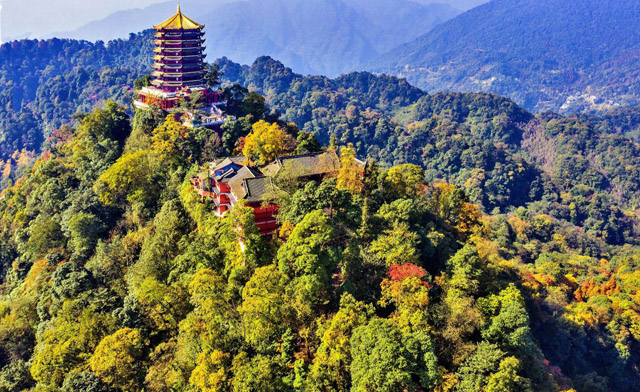 成都旅游攻略 2025成都必去六大旅游景点推荐