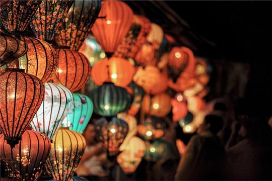 selective-focus-photography-of-lanterns-1313817 (1).jpg