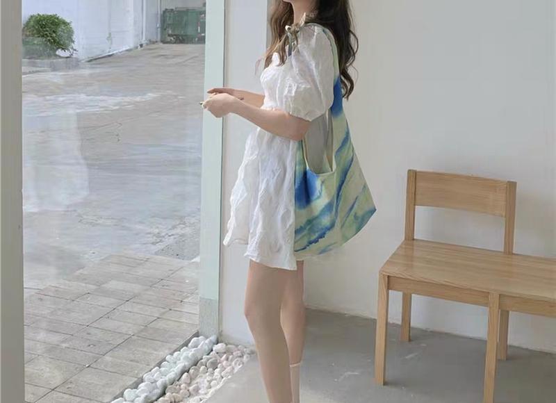 容易受人支持，桃花和贵人都不少的生肖，红火半辈子