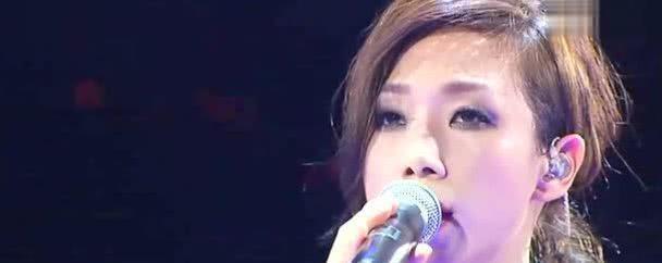 李宗盛把爱情写得太刻骨，林忆莲把女人唱得太透彻