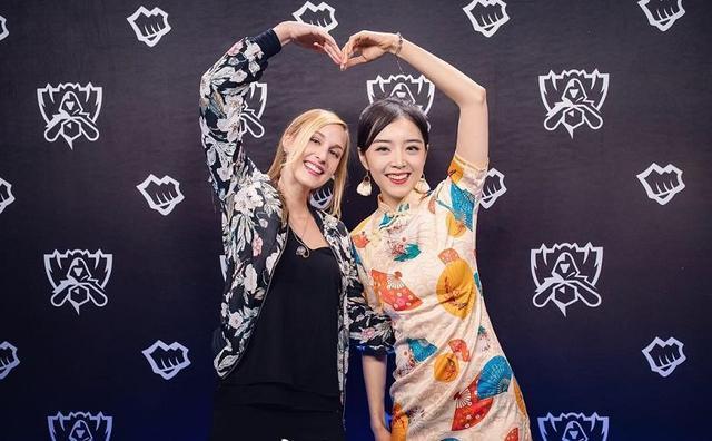 余霜旗袍照片被人针对?因为与其合照引起网友不满,太真实了