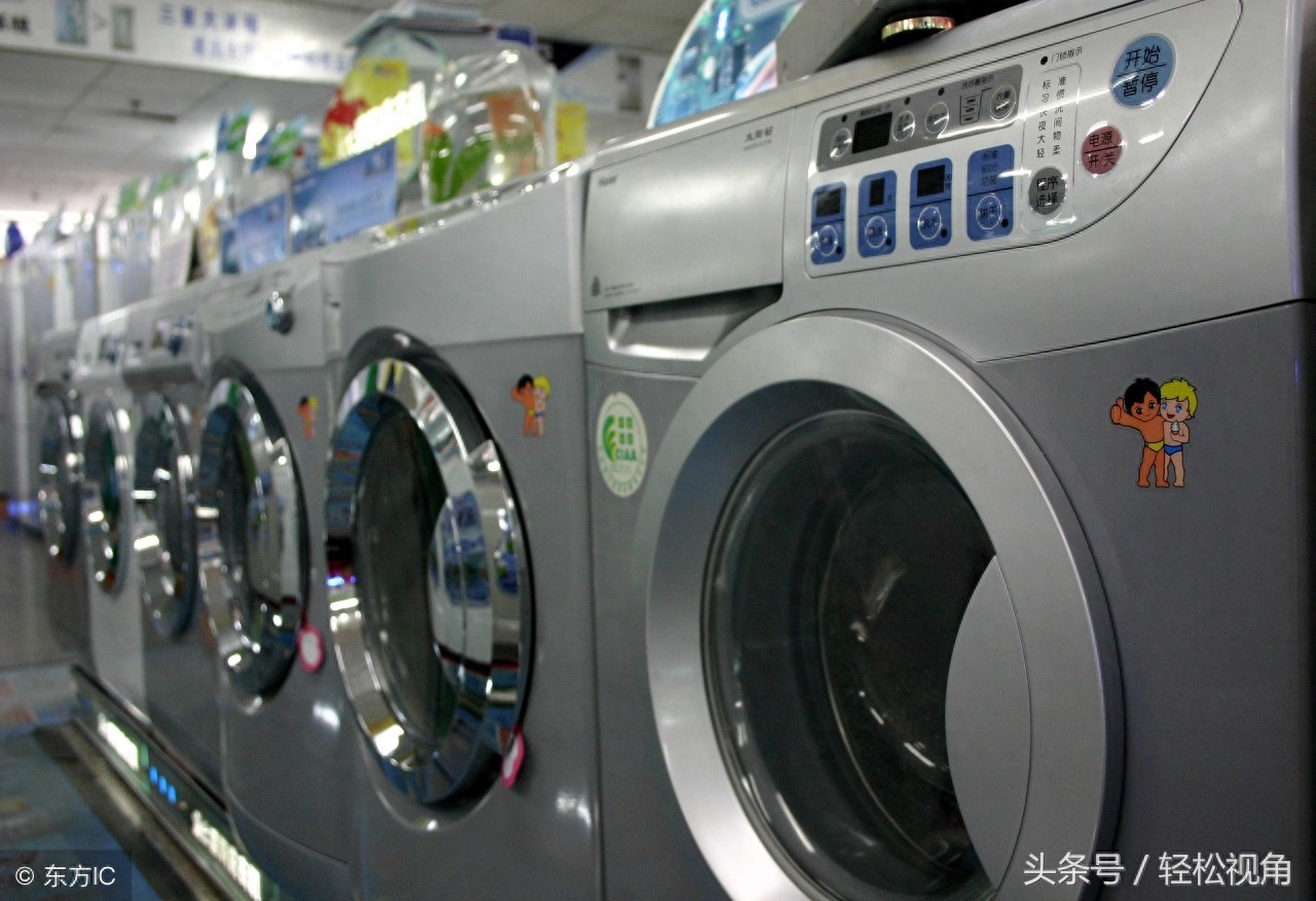 山东青岛：一组海尔兄弟的搞笑老图片，还是他们俩看的顺眼可爱