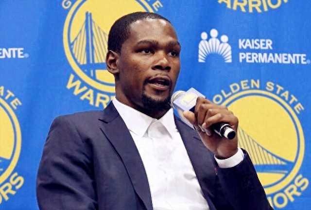 2K17现役最强十人：勇士4将入选，哈登末位，詹皇力压群雄！