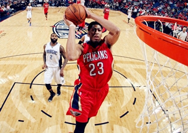 2K17现役最强十人：勇士4将入选，哈登末位，詹皇力压群雄！