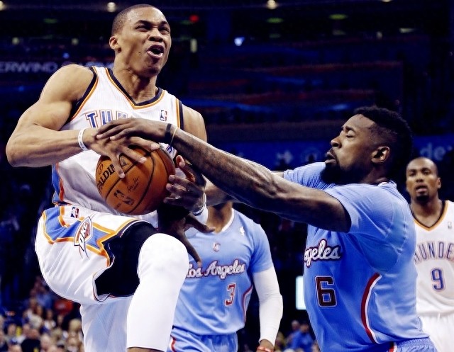 2K17现役最强十人：勇士4将入选，哈登末位，詹皇力压群雄！