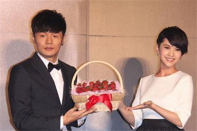 李荣浩女友杨丞琳为什么被封杀？扒一扒杨丞琳可能被封杀的原因