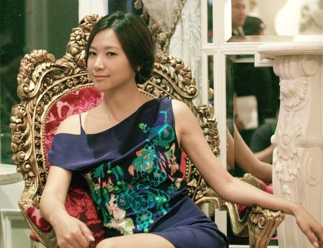 徐静蕾黄立行(徐静蕾黄立行杜拉拉吻戏) 徐静蕾 黄立行 第5张