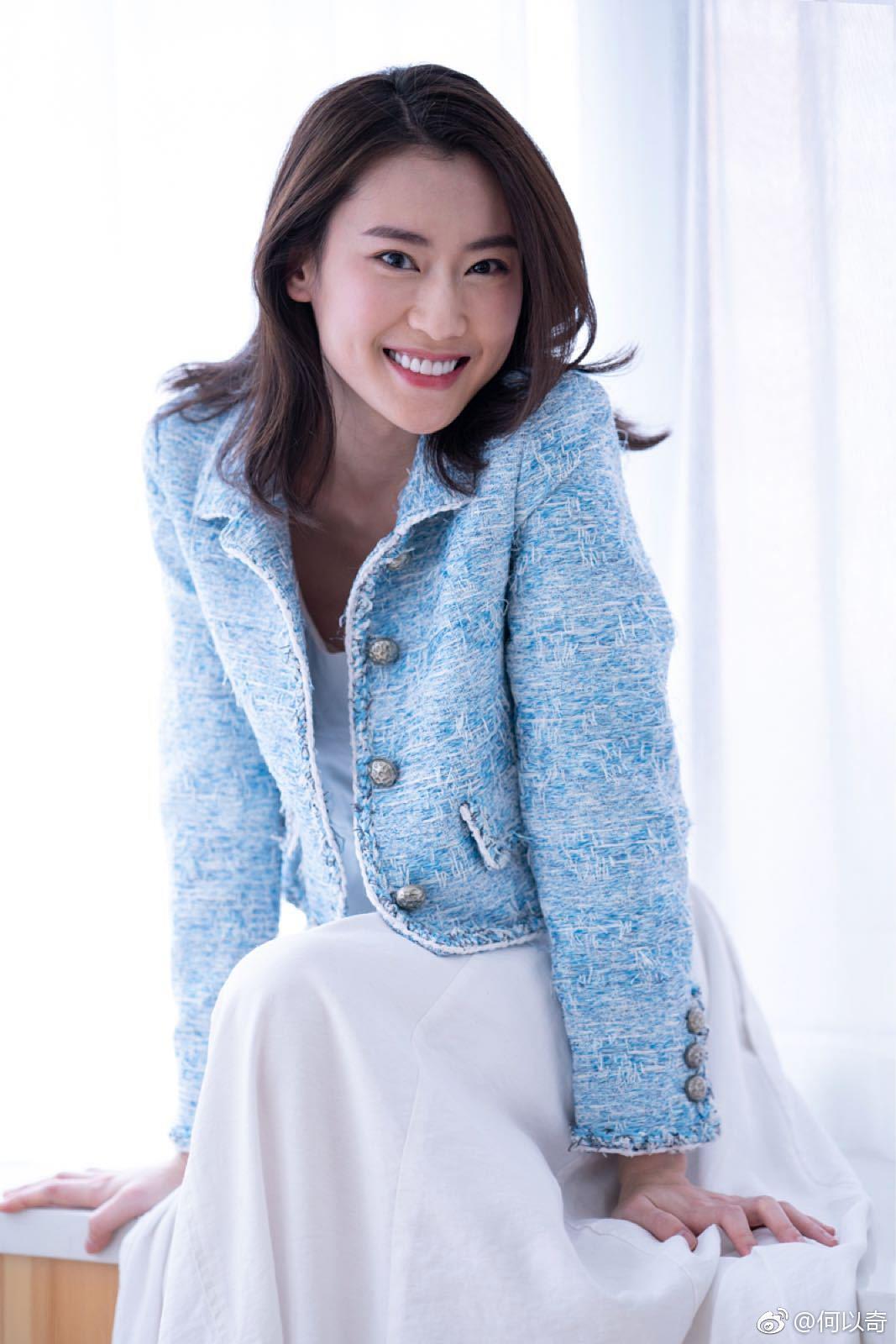 何以奇个人资料写真作品