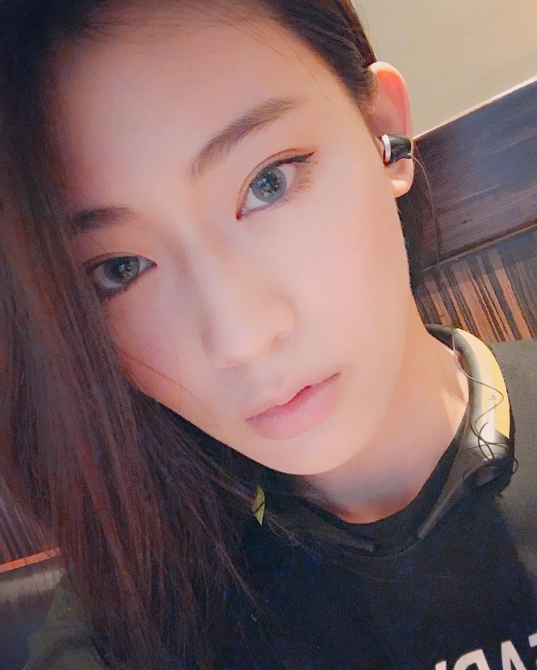 何以奇个人资料写真作品