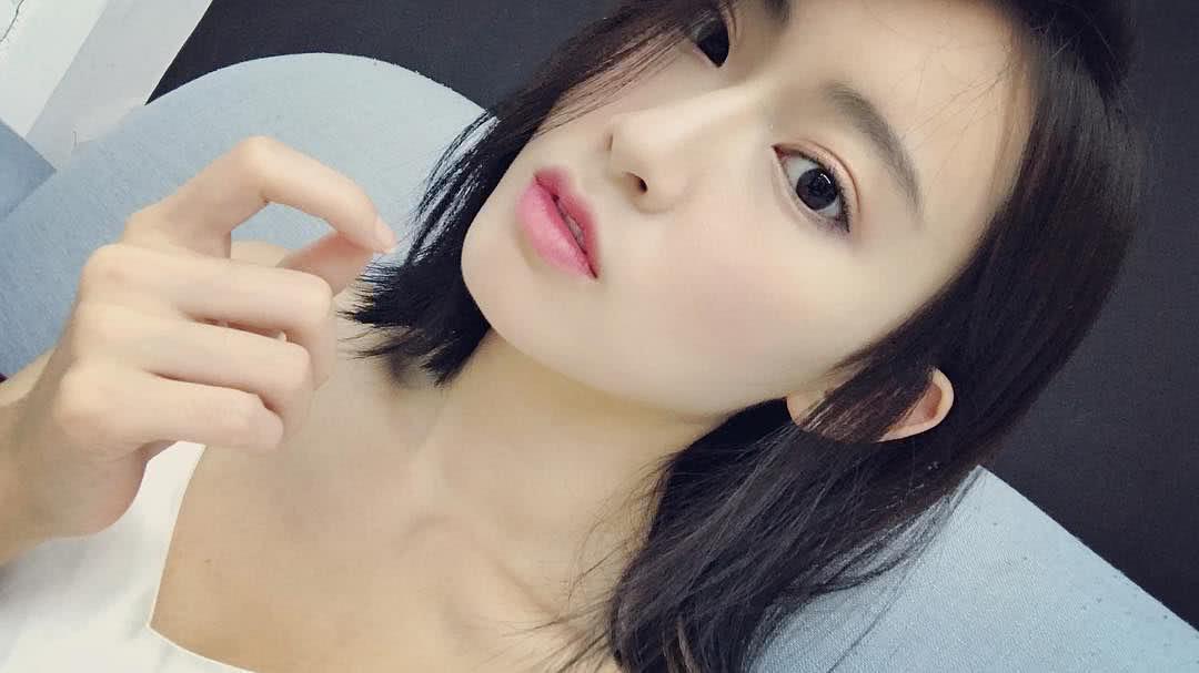 何以奇个人资料写真作品