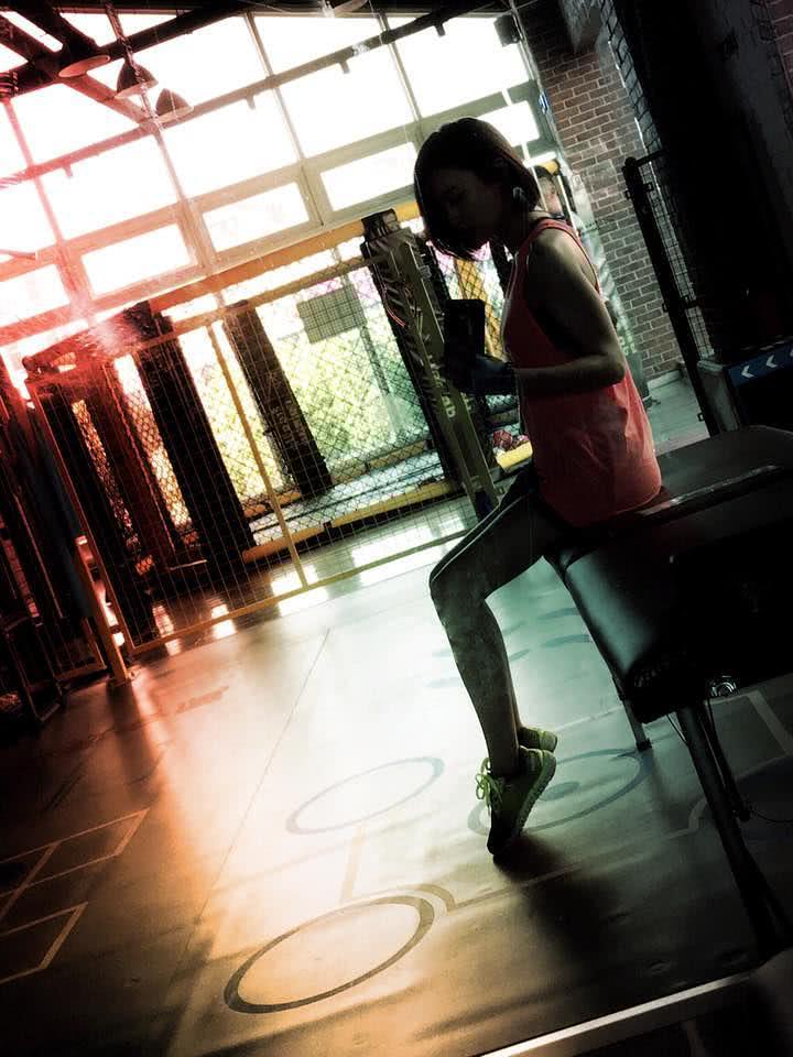 何以奇个人资料写真作品