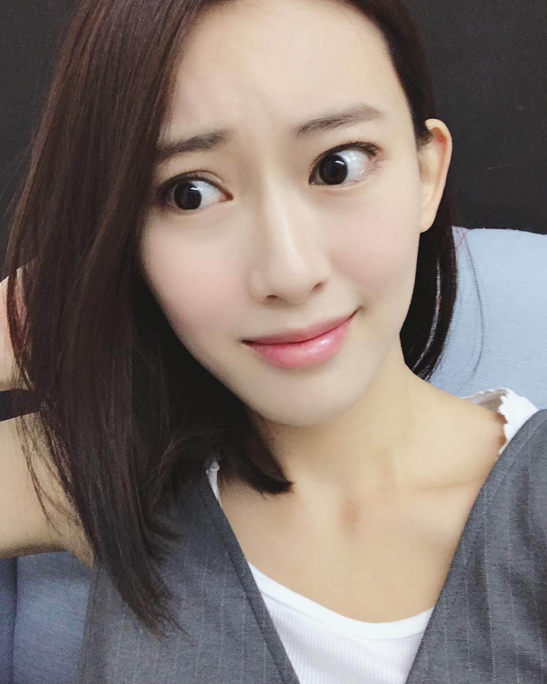 何以奇个人资料写真作品