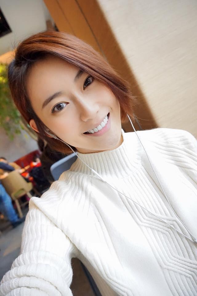 何以奇个人资料写真作品