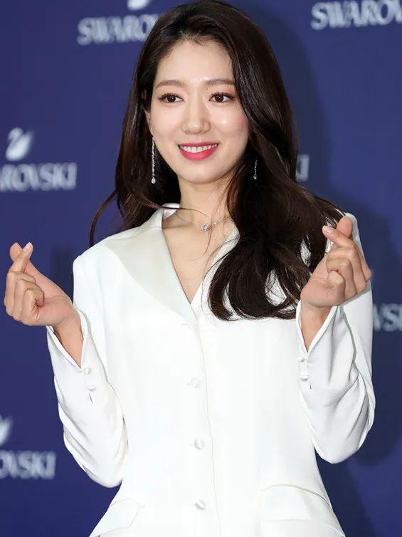 明星中姐弟恋能有多甜（姐弟恋终于修成正果）(14)