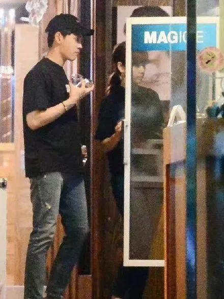 明星中姐弟恋能有多甜（姐弟恋终于修成正果）(6)