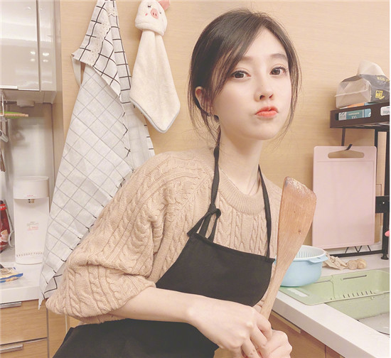 冯提莫签约b站多少钱 (b站的播放量真不真实 )