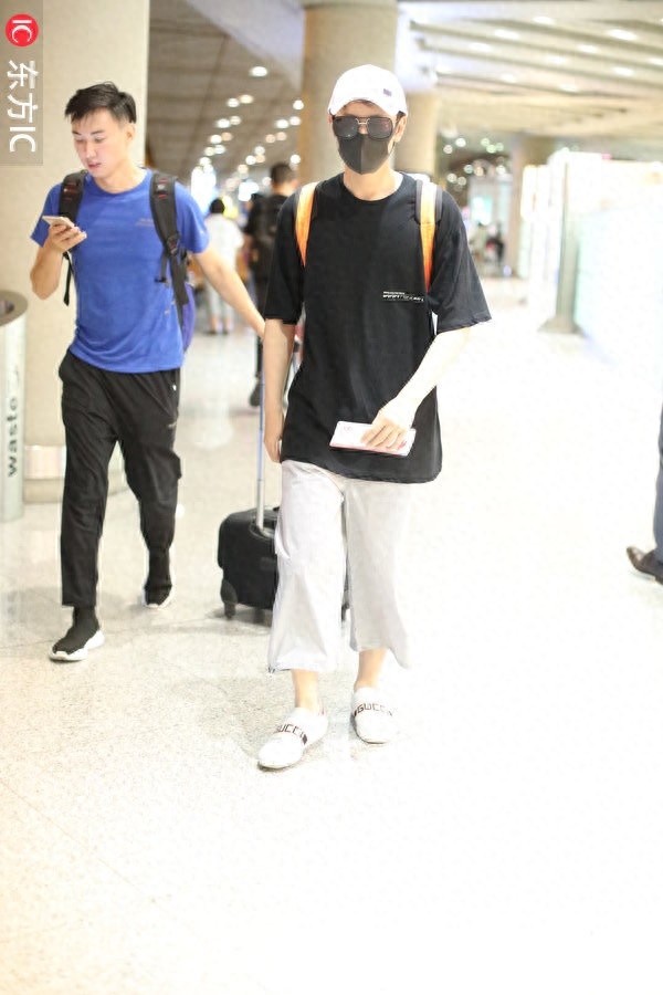 秦俊杰与杨紫分手后首现身，同张雪迎袁冰妍传绯闻心很累