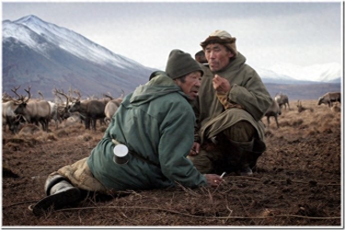 实拍：楚科奇半岛人的原始生活，仍然茹毛饮血