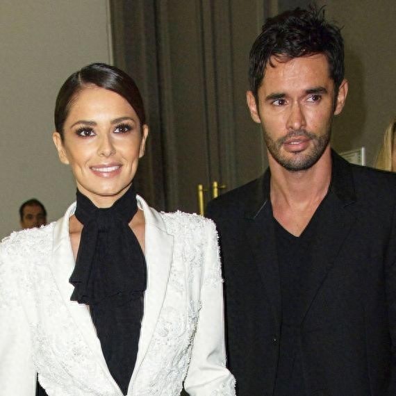 2016是科尔和谢丽尔结婚十周年，劳燕分飞后，谢丽尔性感依旧