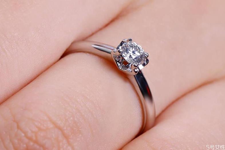 克徕帝和周大福哪个好 克徕帝钻石排名第几