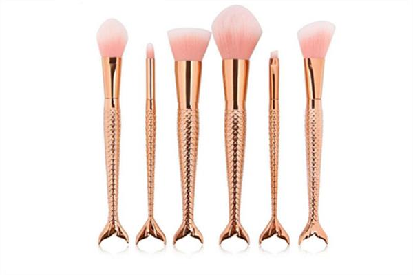 粉底刷会把毛孔刷大吗 粉底刷对皮肤有害吗 粉底刷会把毛孔刷大吗 粉底刷对皮肤有害吗