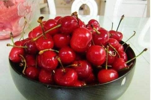 吃了这么多年，才知道原来樱桃和车厘子的区别很大，别再买错了