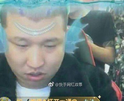 二驴为什么要扔iphone7 刚买的苹果7中国红版就给怼马桶里了