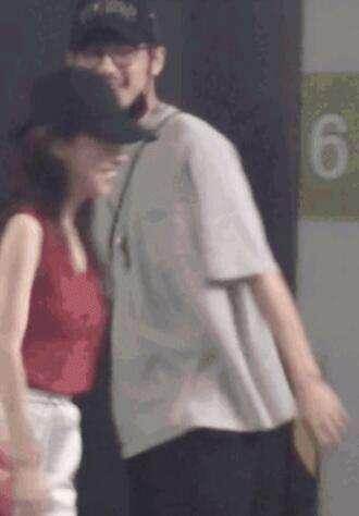 白宇李萌萌恋情被曝光两人拥吻依依不舍, 恋爱日常超级甜