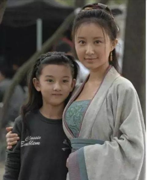 “京圈小花”宋祖儿：出道前与富二代相恋，爆红后与舒畅形同陌路