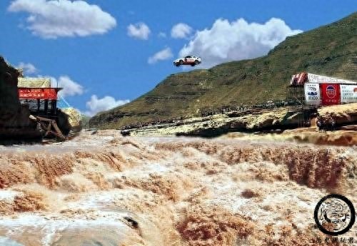 直击柯受良飞跃黄河现场：全程不到2秒，吴宗宪、刘德华到场加油