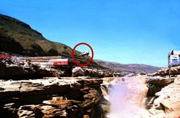 直击柯受良飞跃黄河现场：全程不到2秒，吴宗宪、刘德华到场加油